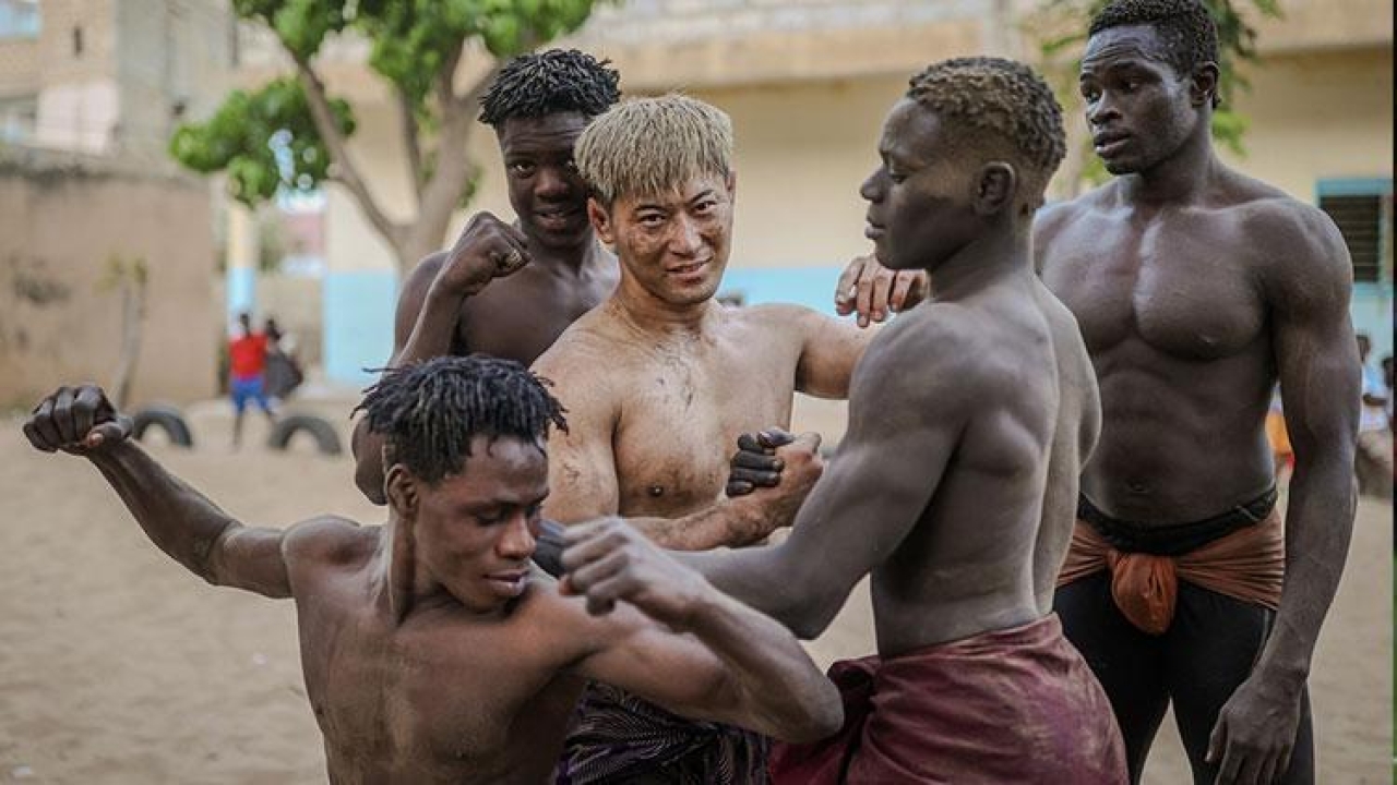 Senegal'de Japon güreşçi Shogo, çocukları olimpiyatlara hazırlarken kendi de geleneksel güreş öğreniyor
