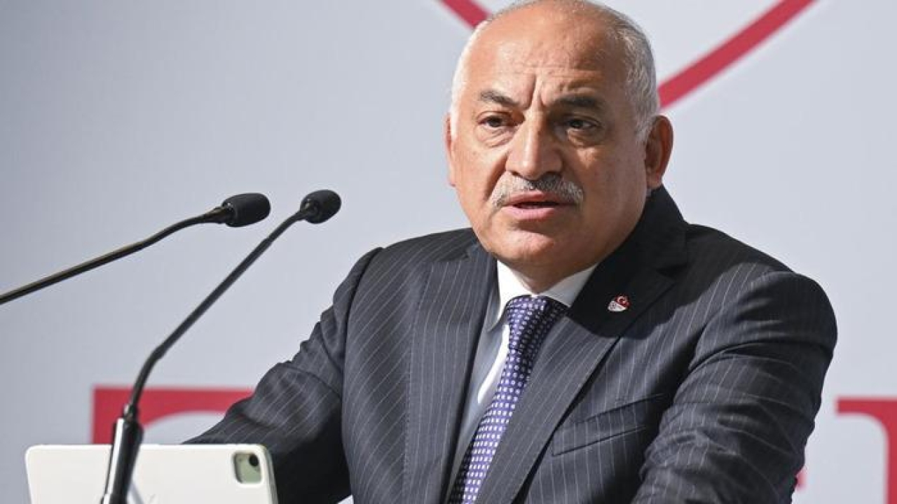 Telefona gelen mesajı görünce korkuya kapıldı! Mehmet Büyükekşi'ye korkunç tehdit! "Ya Alanur ya Elif, seç birini"