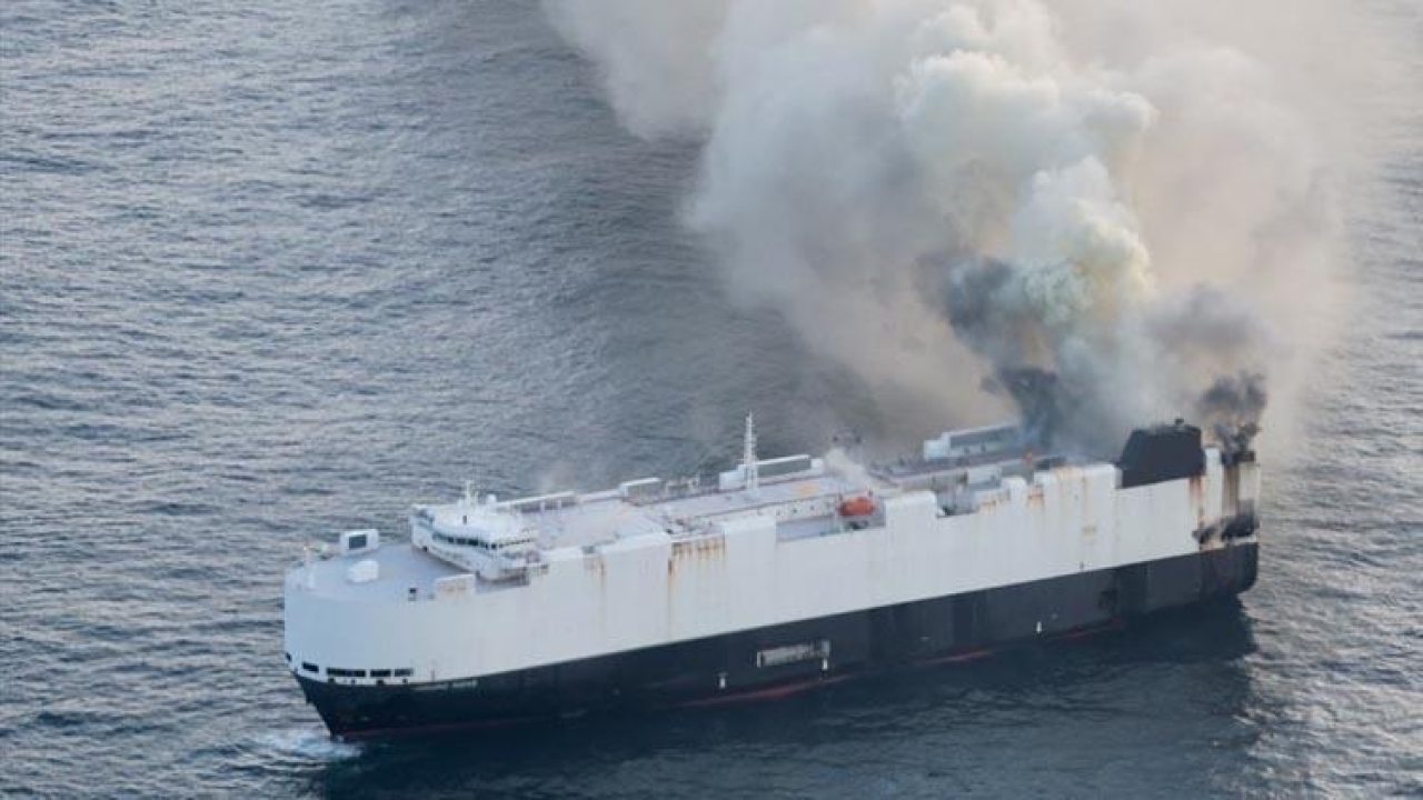 3 binden fazla araç taşıyan gemide yangın