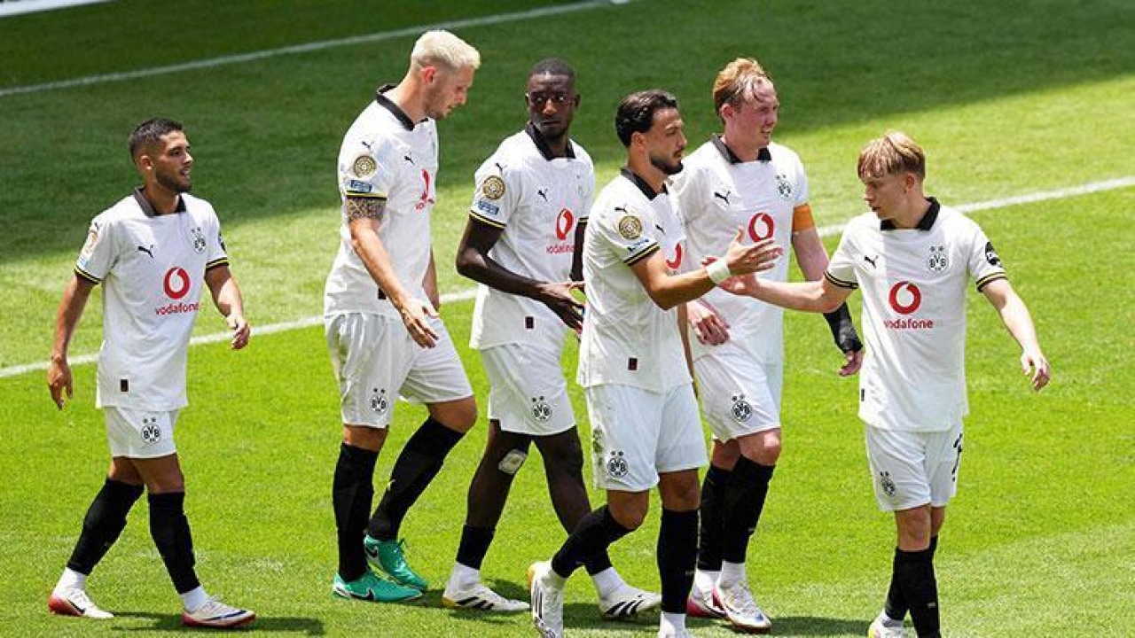 7 gollü maçta kazanan Borussia Dortmund!