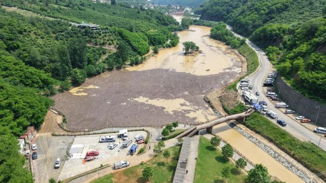 AFAD acı haberi duyurdu! Akçaabat'ta sele kapılan adamın cansız bedenine ulaşıldı