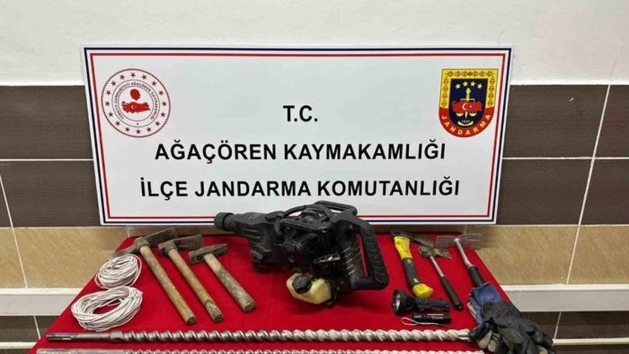 Aksaray'da kaçak define avı: Kazı yaparken suçüstü jandarmaya yakalandılar!