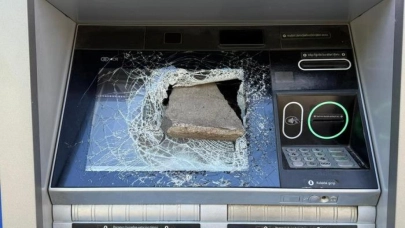 ATM'ye öfkesi dinmedi! Bir ayda üç kere parçaladı, yetkililer harekete geçti