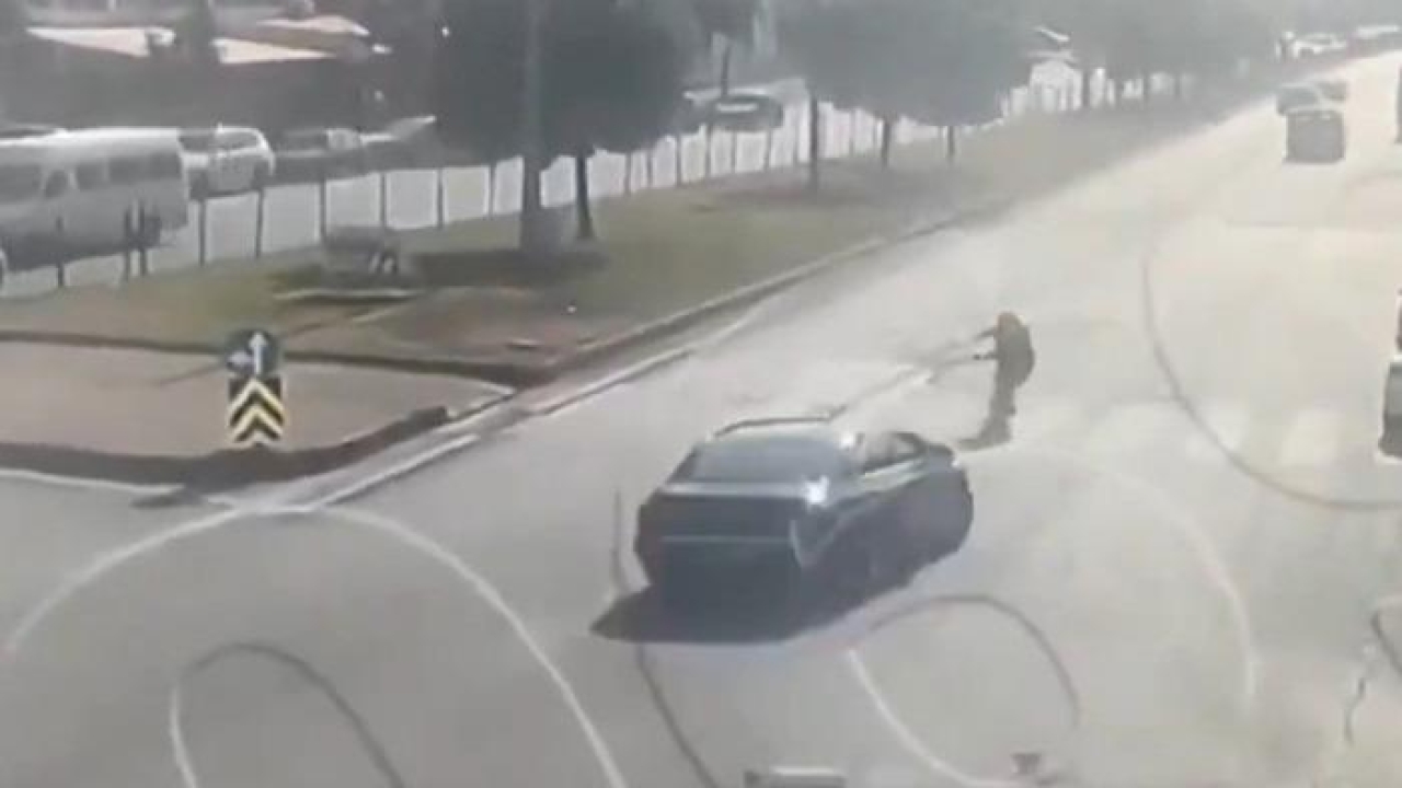 Bir trafik cinayeti daha! Hızla gittiği yolda yaya geçidindeki kadına çarptı...