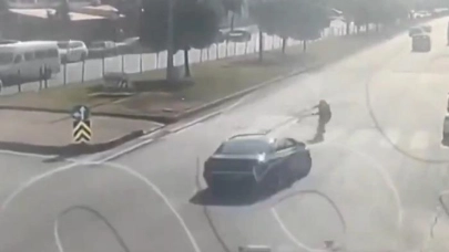 Bir trafik cinayeti daha! Hızla gittiği yolda yaya geçidindeki kadına çarptı...