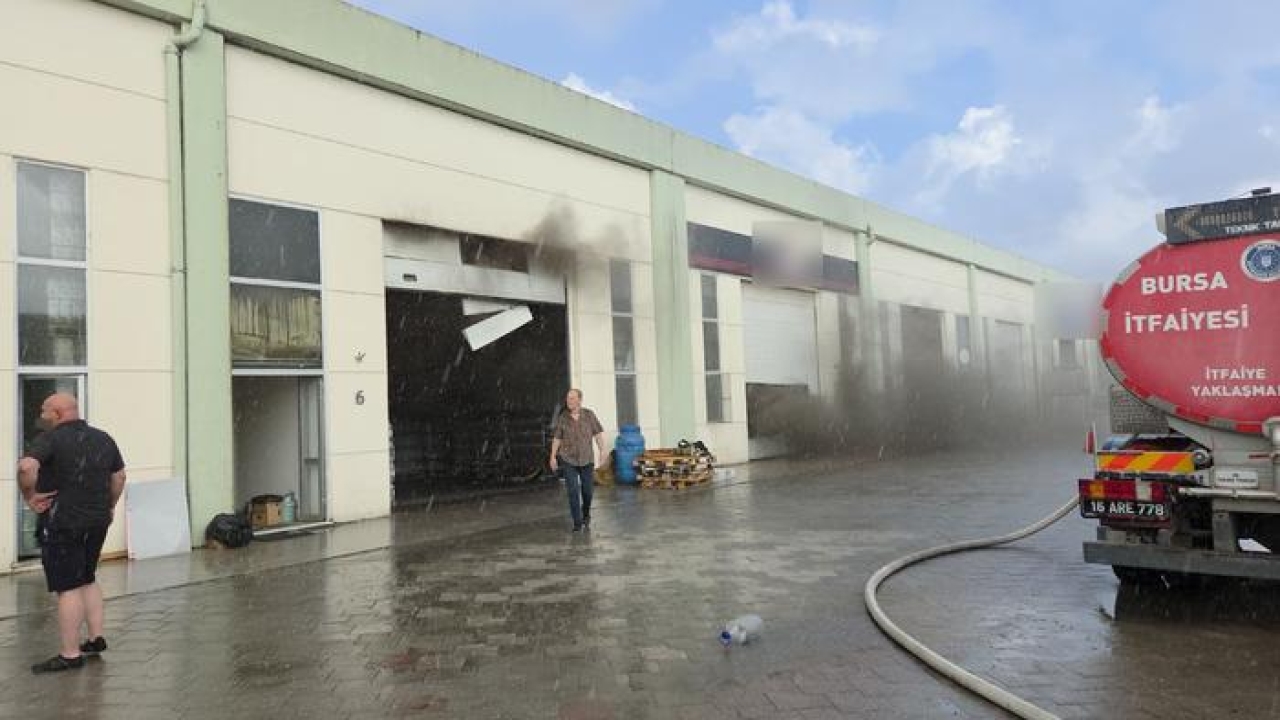 Bursa’da zeytin tesisinde çıkan yangın söndürüldü