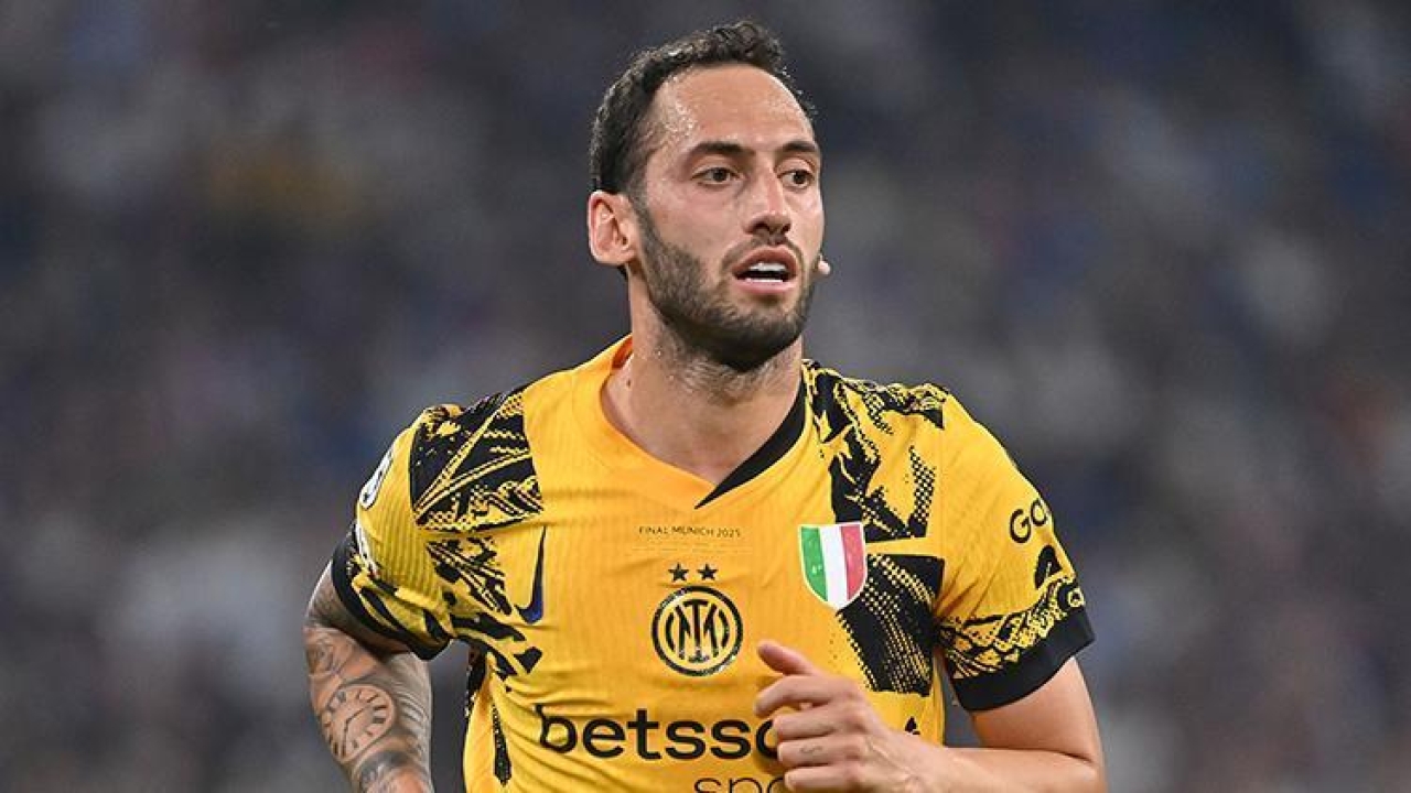 Galatasaray'da Hakan Çalhanoğlu hamlesi, Osimhen'e bağlı!