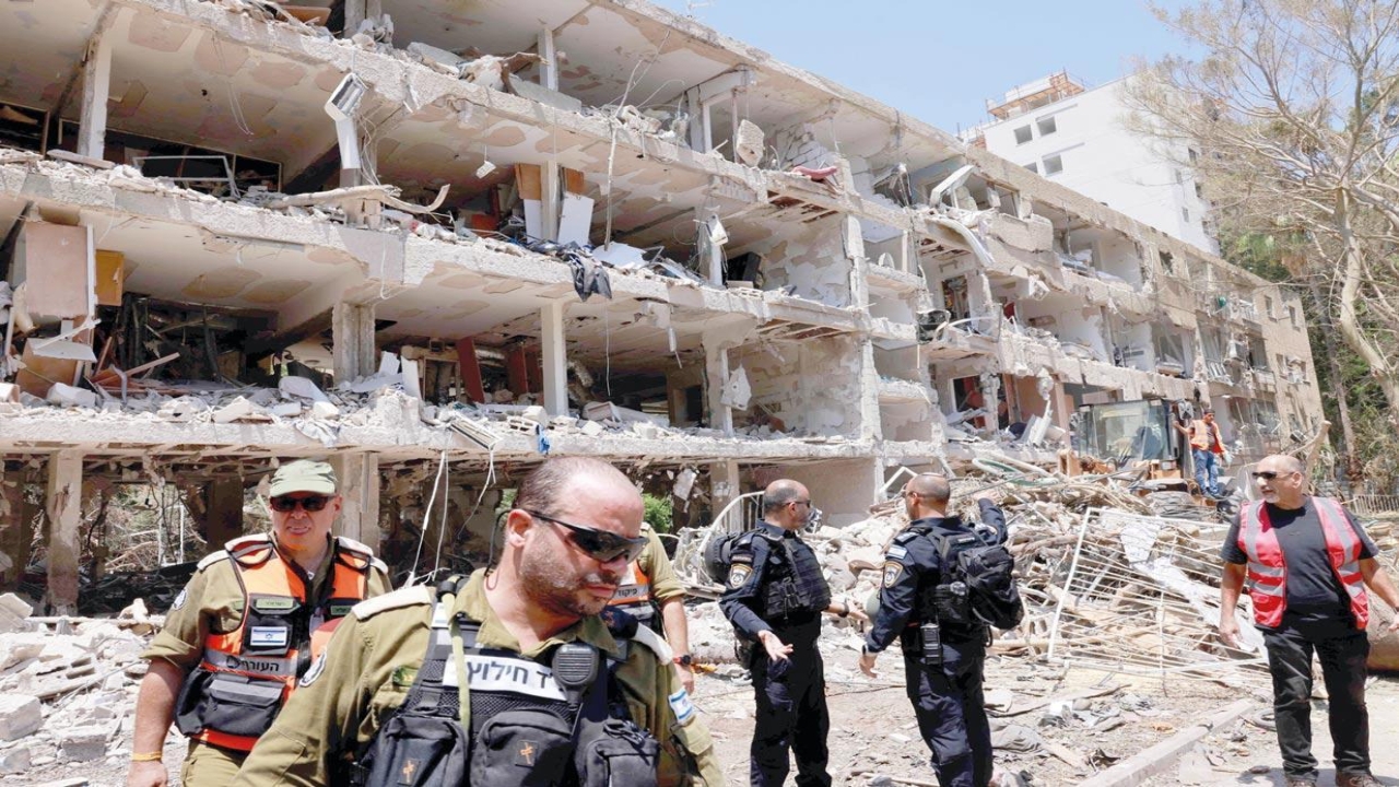 İran israil’e füze yağdırdı… ‘Hayber’ füzesi ilk kez atıldı