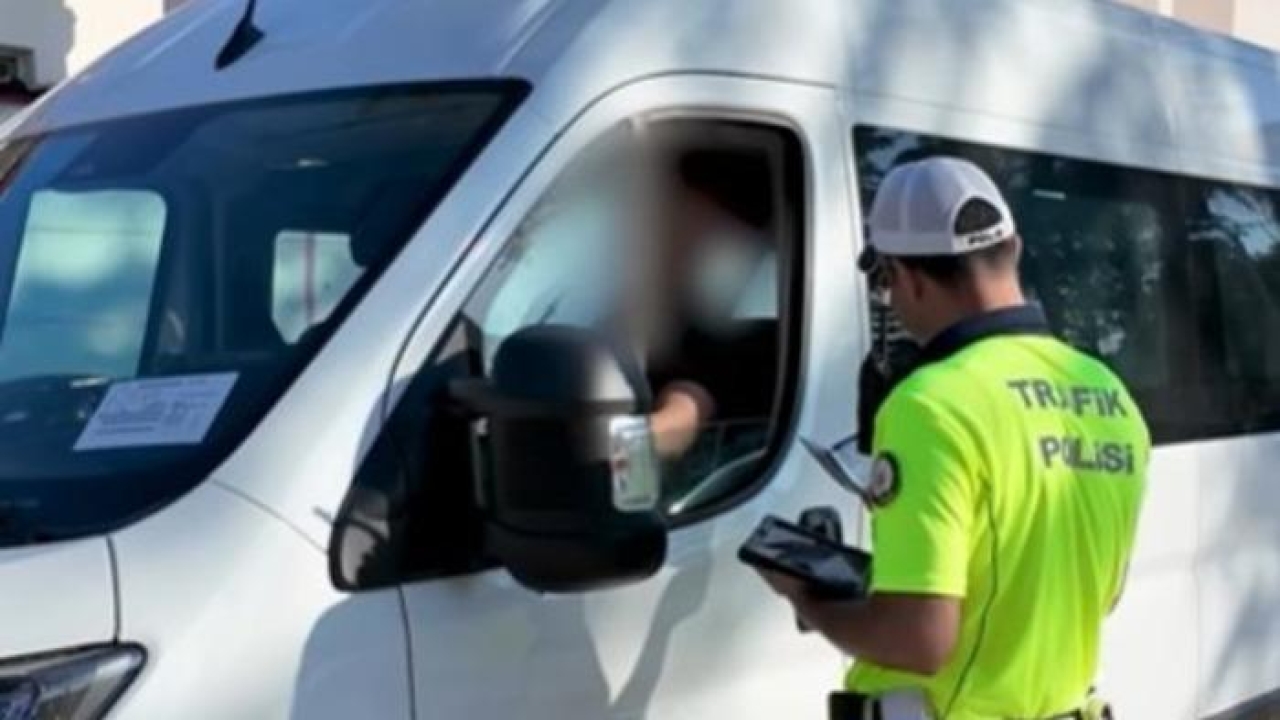 Isparta’da okul çevrelerinde denetim: 64 aranan şahıs yakalandı