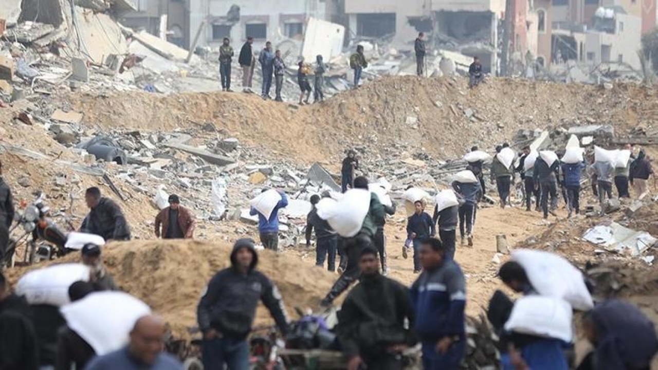 İsrail, yardım bekleyen Gazzelilere saldırdı: En az 22 kişi yaşamını yitirdi