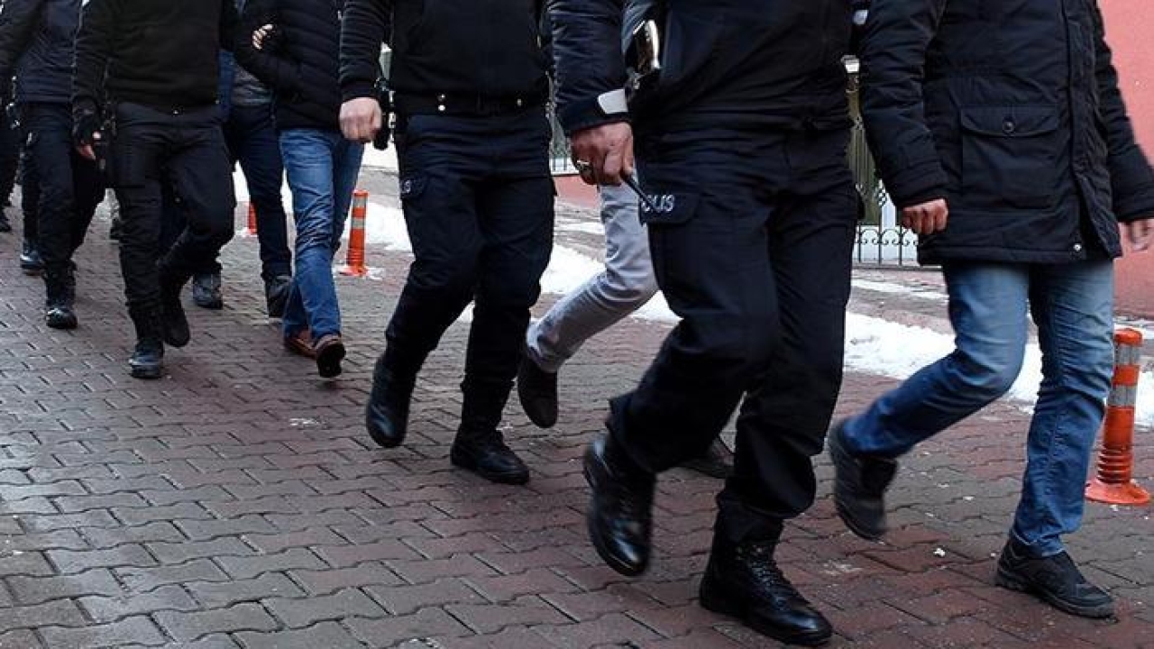 İstanbul'da vergi mükelleflerini tehdit eden kamu görevlilerine operasyon! 18 gözaltı