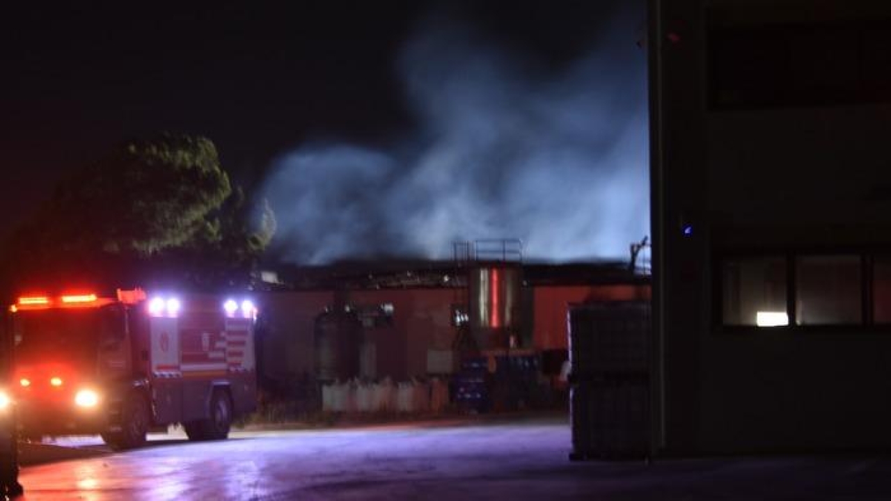 İzmir’de kimya fabrikasında korkutan yangın