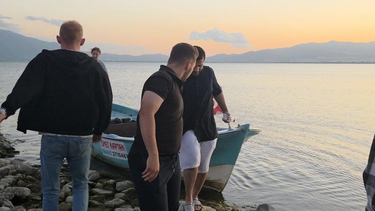 İznik Gölü'nde botta mahsur kaldı! Ekipler harekete geçti