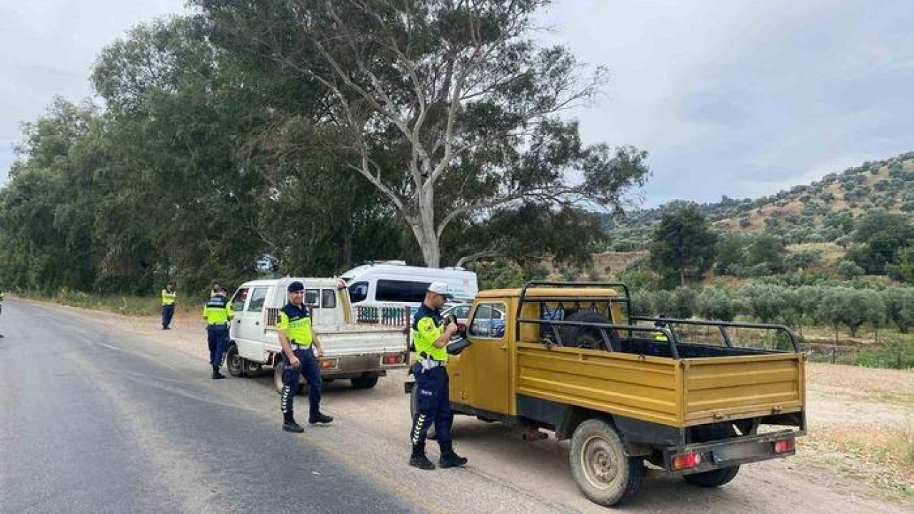 Köşk’te ‘şok’ trafik uygulaması: 12 sürücü cezadan kaçamadı