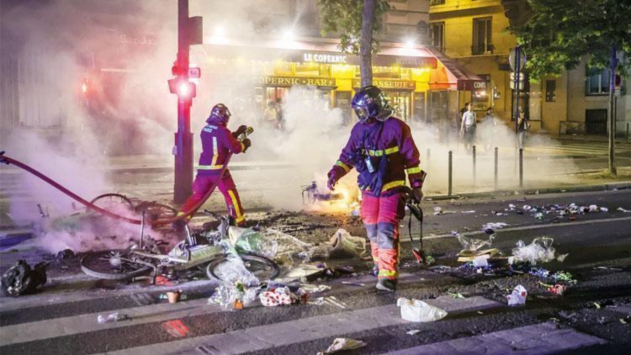 Kupa geldi Paris karıştı: 2 kişi öldü 559 gözaltı var