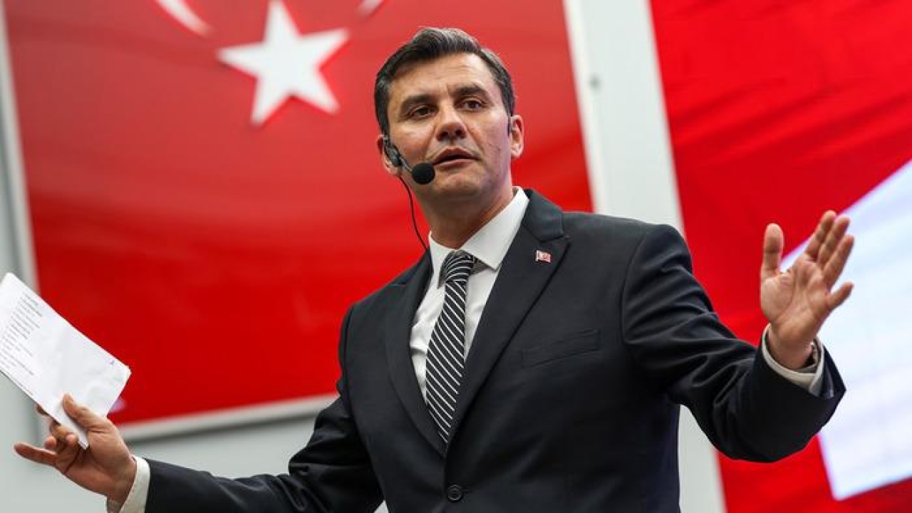 Manisa Büyükşehir Belediye Başkanı Ferdi Zeyrek, evinde elektrik akımına kapıldı! Özgür Özel'den açıklama: "Kalbi atmaya başladı"