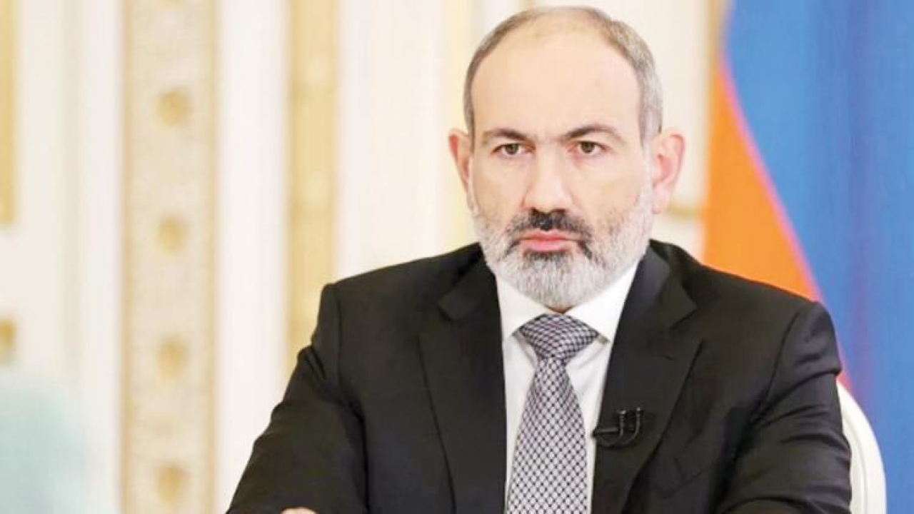 Paşinyan-Kilise gerilimi sürüyor... Papazlarla polisler birbirine girdi