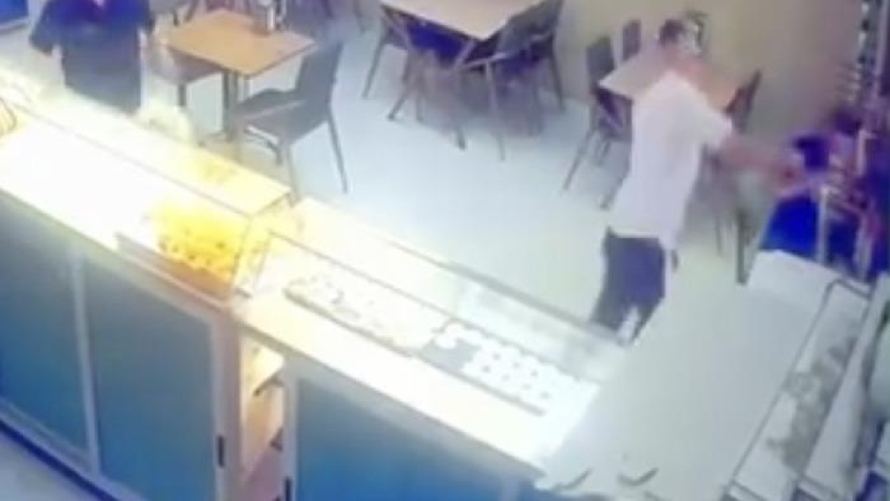 Pastanede tartıştığı kişiyi bıçakladı; 18 yıl önce de komşusunu öldürmüş