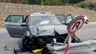 Tokat'ta otomobil bariyerlere çarptı! 8 kişi yaralandı