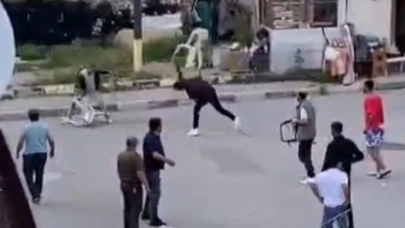 Trafikte korna kavgası meydan savaşına döndü! Tekme ve yumruklar havada uçuştu