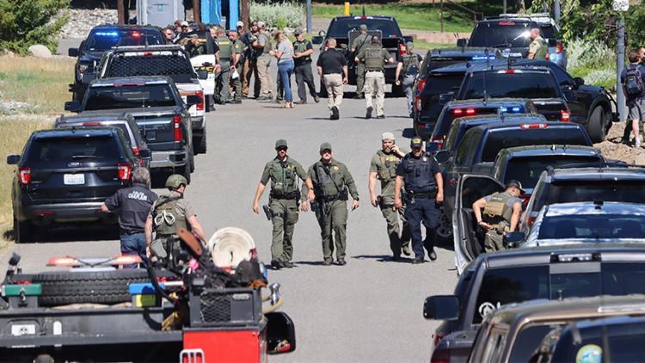 Yangına müdahale eden itfaiyecileri öldürdü: FBI ve SWAT alarma geçti