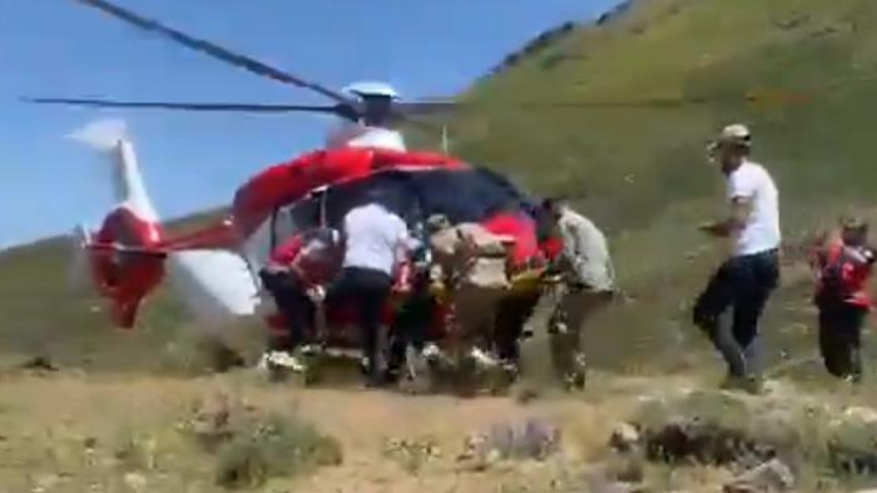 Yaylada yaralanan vatandaş helikopterle hastaneye kaldırıldı