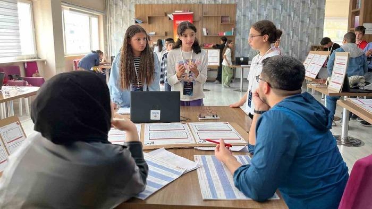 Bayburt Deneyap Atölyesi öğrencileri projelerini sergiledi