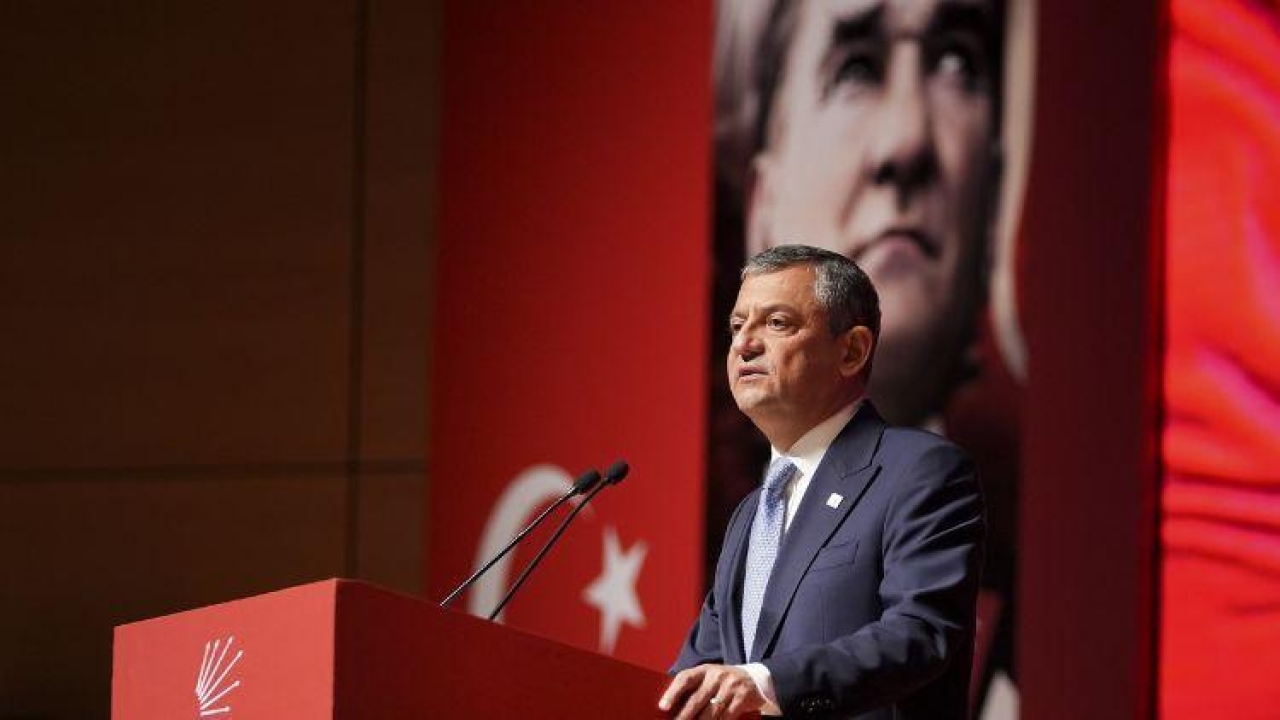 CHP Genel Başkanı Özel Saraçhane'deki mitingde konuştu