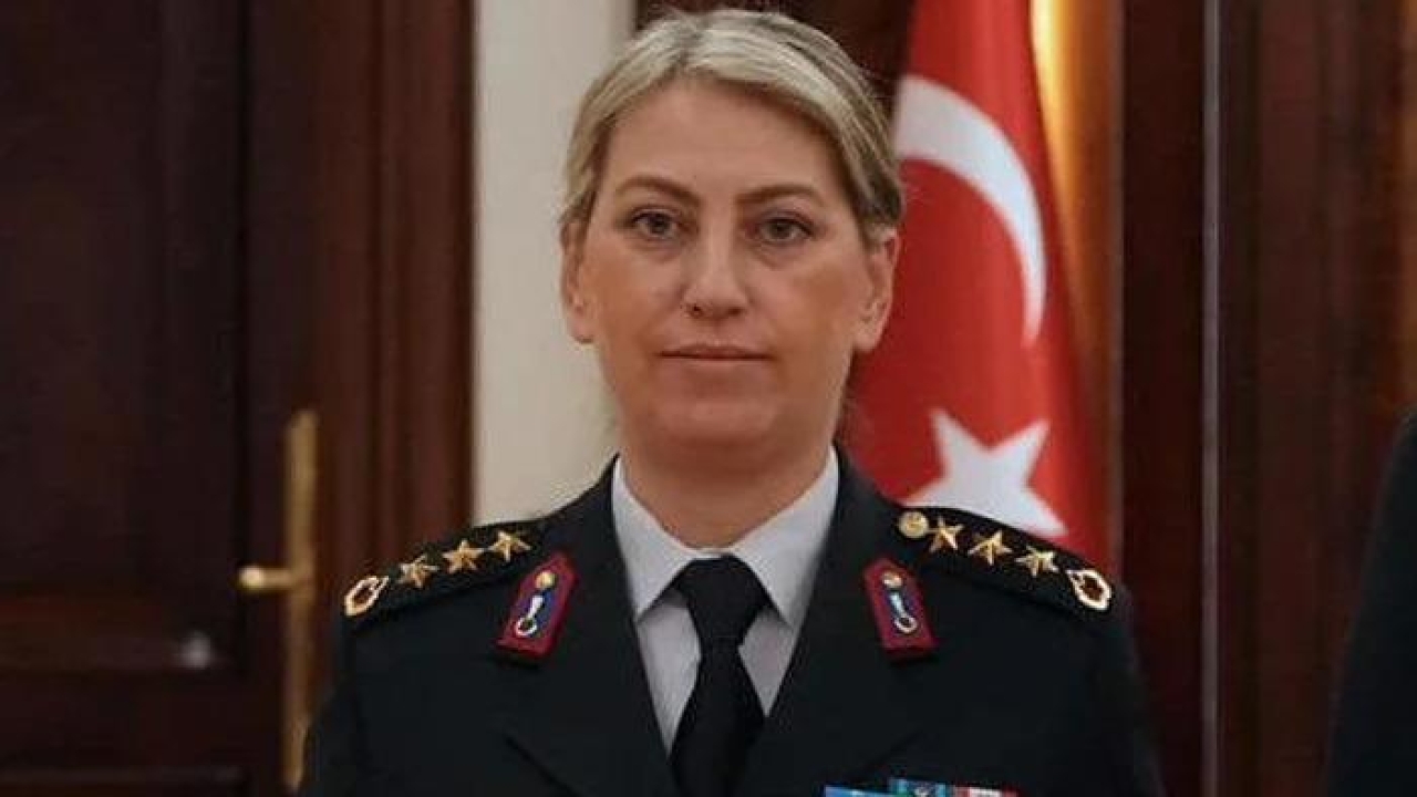 İl Jandarma komutanı olan ilk kadın subay Gülden Mat Şakir adını bir kez daha tarihe yazdırdı! Tuğgeneralliğe terfi etti