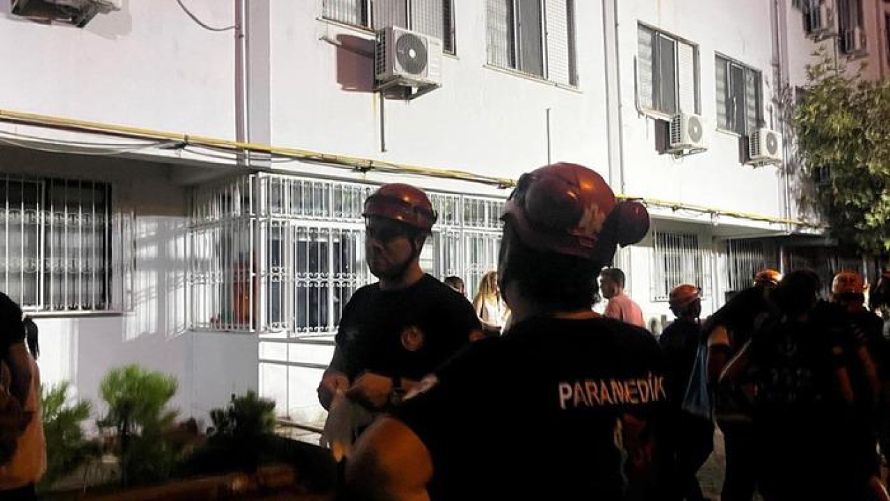 İzmir'de engelli bakımevinde yangın! Dumandan etkilenen 12 kişi hastaneye kaldırıldı