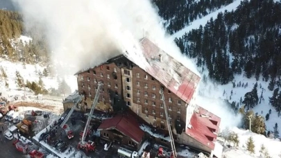 Kartalkaya'da 78 kişinin öldüğü otel yangınına ilişkin davada gerginlik! "Biz katillerden başsağlığı istemiyoruz!"