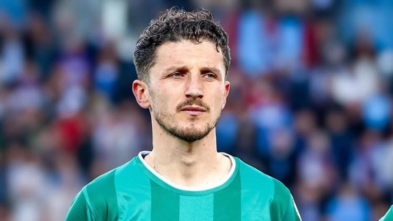 Konyaspor, Enis Bardhi ile anlaştı