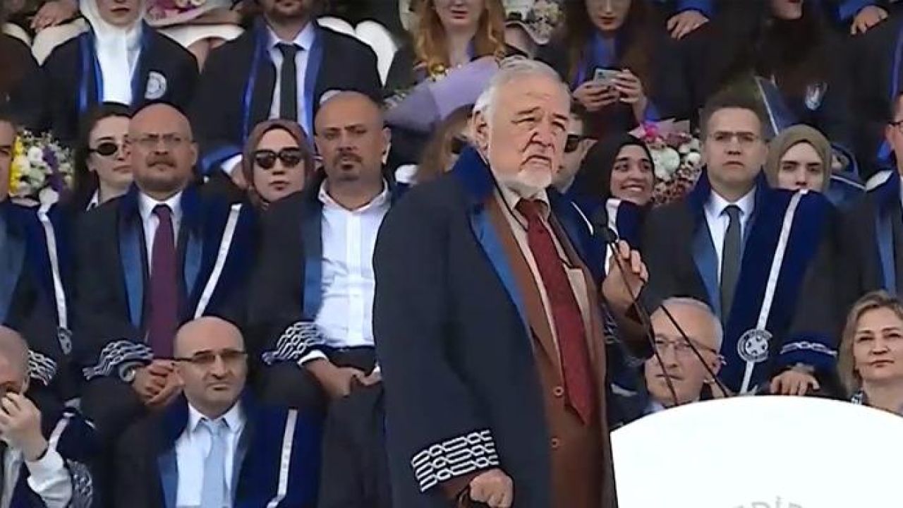 Medipol mezuniyetine İlber Ortaylı'nın sözleri damga vurdu! "Ağır mesuliyet" vurgusu