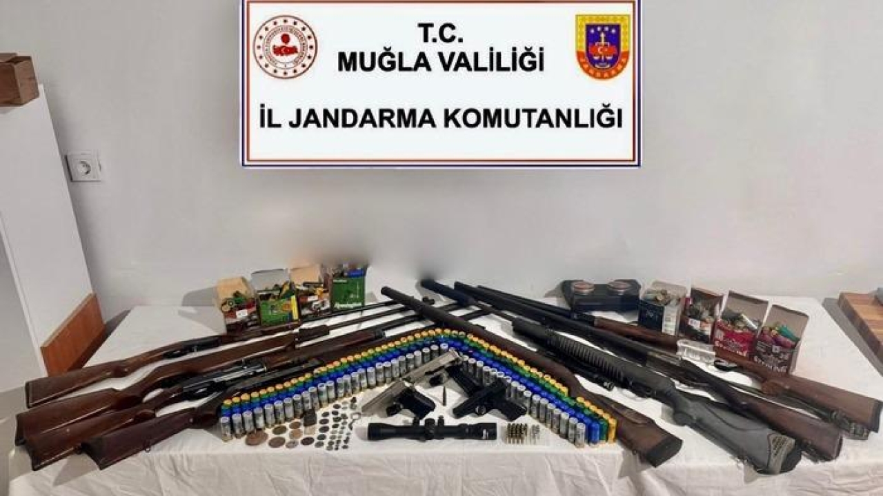Muğla’da tarihi eser ve ruhsatsız silah operasyonu