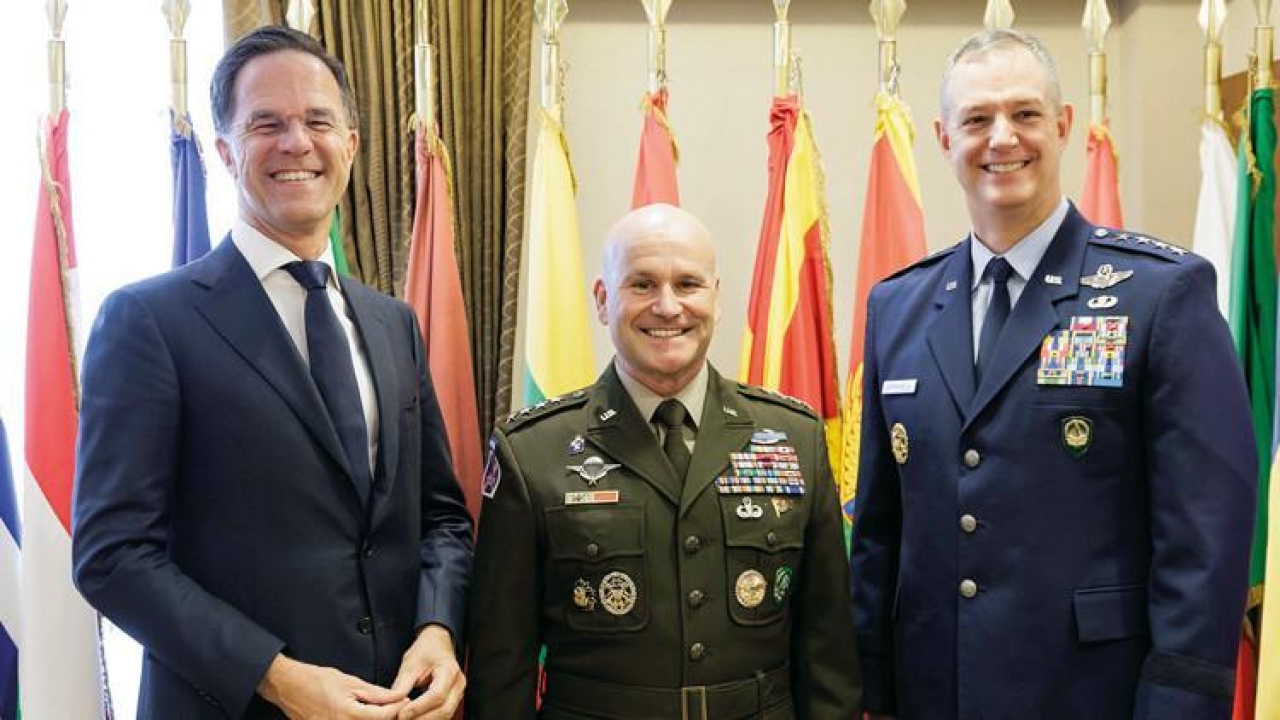 NATO’nun zirvesinde devir teslim