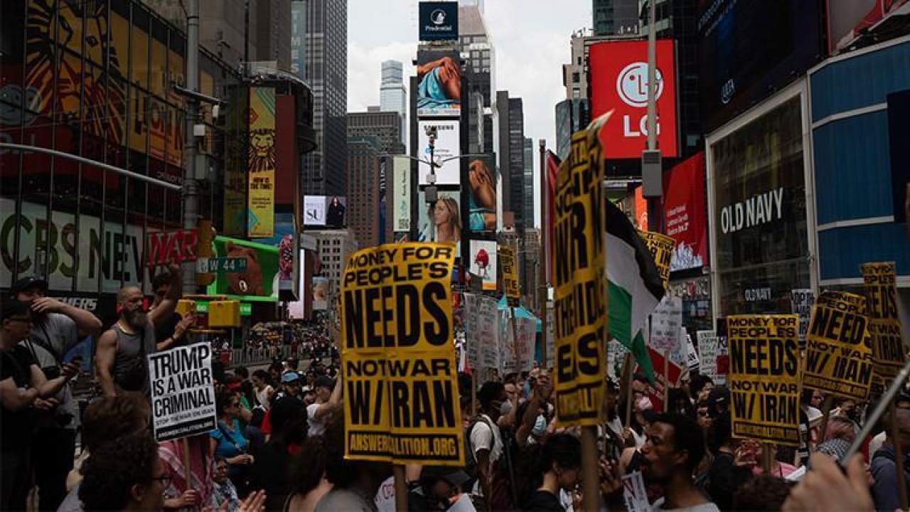 New York'ta Trump ve Netanyahu'ya karşı protesto: Soykırım karşıtları, İsrail yanlılarıyla karşı karşıya geldi