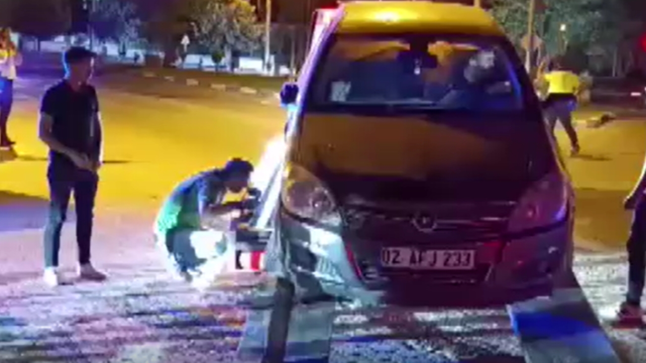 Otomobille hafif ticari araç çarpıştı: 4 yaralı