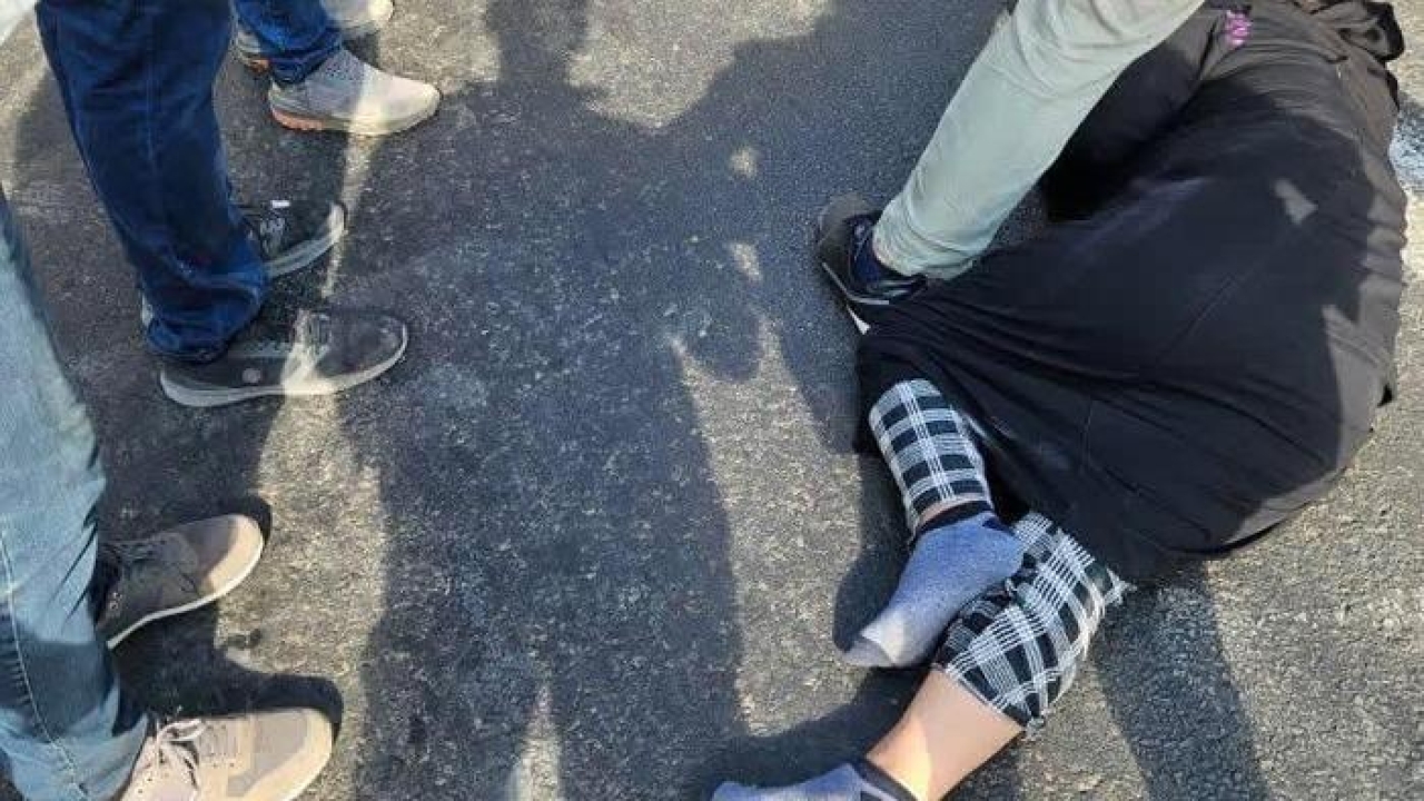 Siverek’te yolun karşı tarafına geçmeye çalışan kadına otomobil çarptı