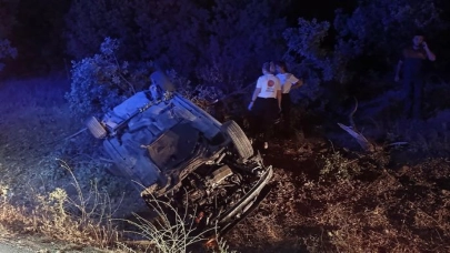 Yer Uşak... Otomobil şarampole devrildi: 1 ölü, 2 yaralı