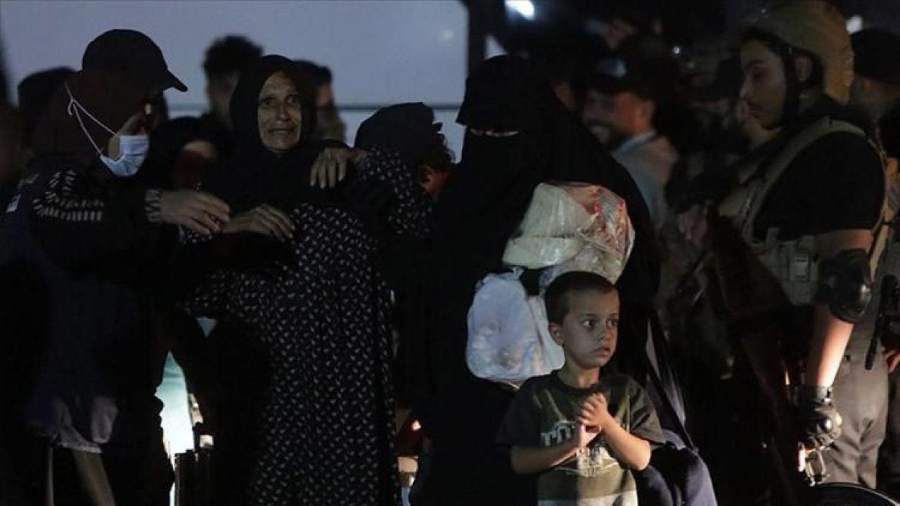 YPG/PKK işgalindeki Hol Kampı'ndan 38 Suriyeli aile tahliye edildi