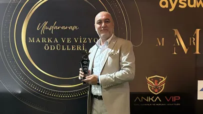 DR. MEHMET FATİH KOŞAN MARKA VE VİZYON ÖDÜLLERİNDE