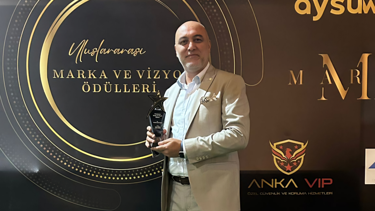 DR. MEHMET FATİH KOŞAN MARKA VE VİZYON ÖDÜLLERİNDE