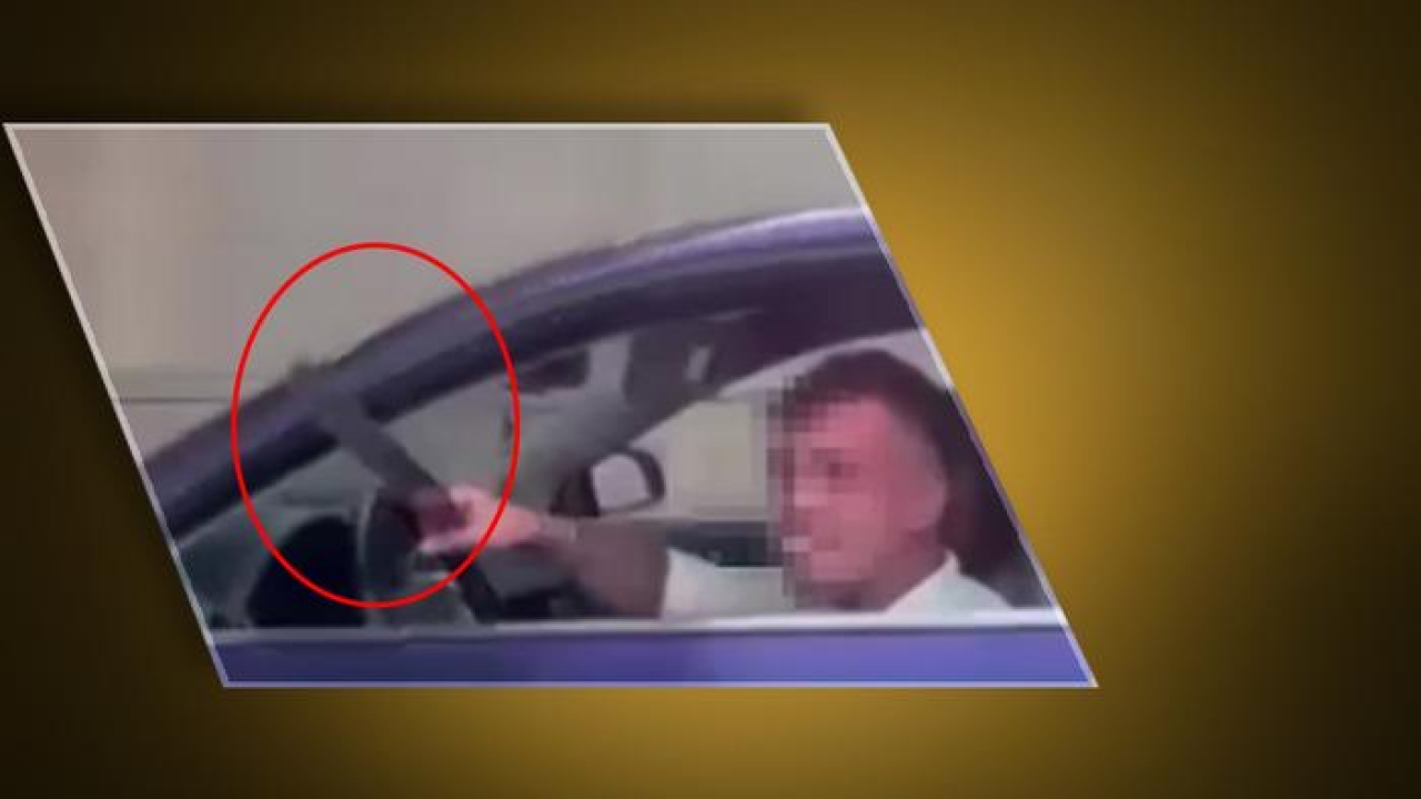 Ankara'da 'pes' dedirten görüntü! Trafik magandası tartıştığı araca kılıç çekti