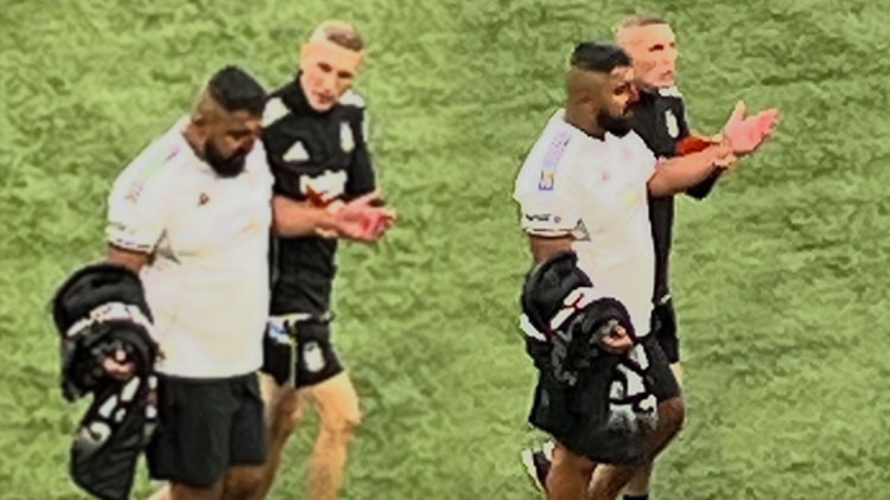 Beşiktaş maçında ısınma sırasında talihsiz an: Taraftarın burnu kırıldı!