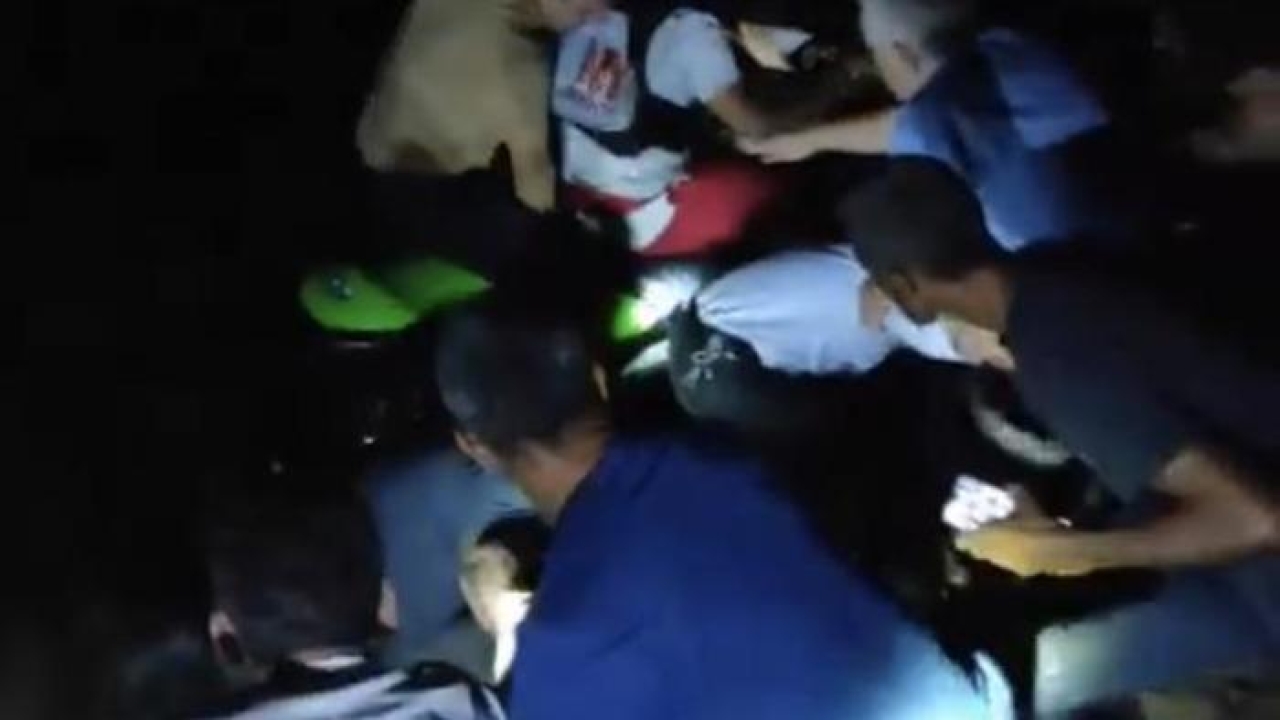 Bingöl'de nehirde mahsur kalan 5 kişi kurtarıldı