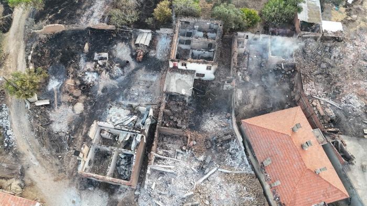 Çanakkale Saçaklı köyü alevlere teslim oldu: Korkunç manzara havadan böyle görüntülendi!