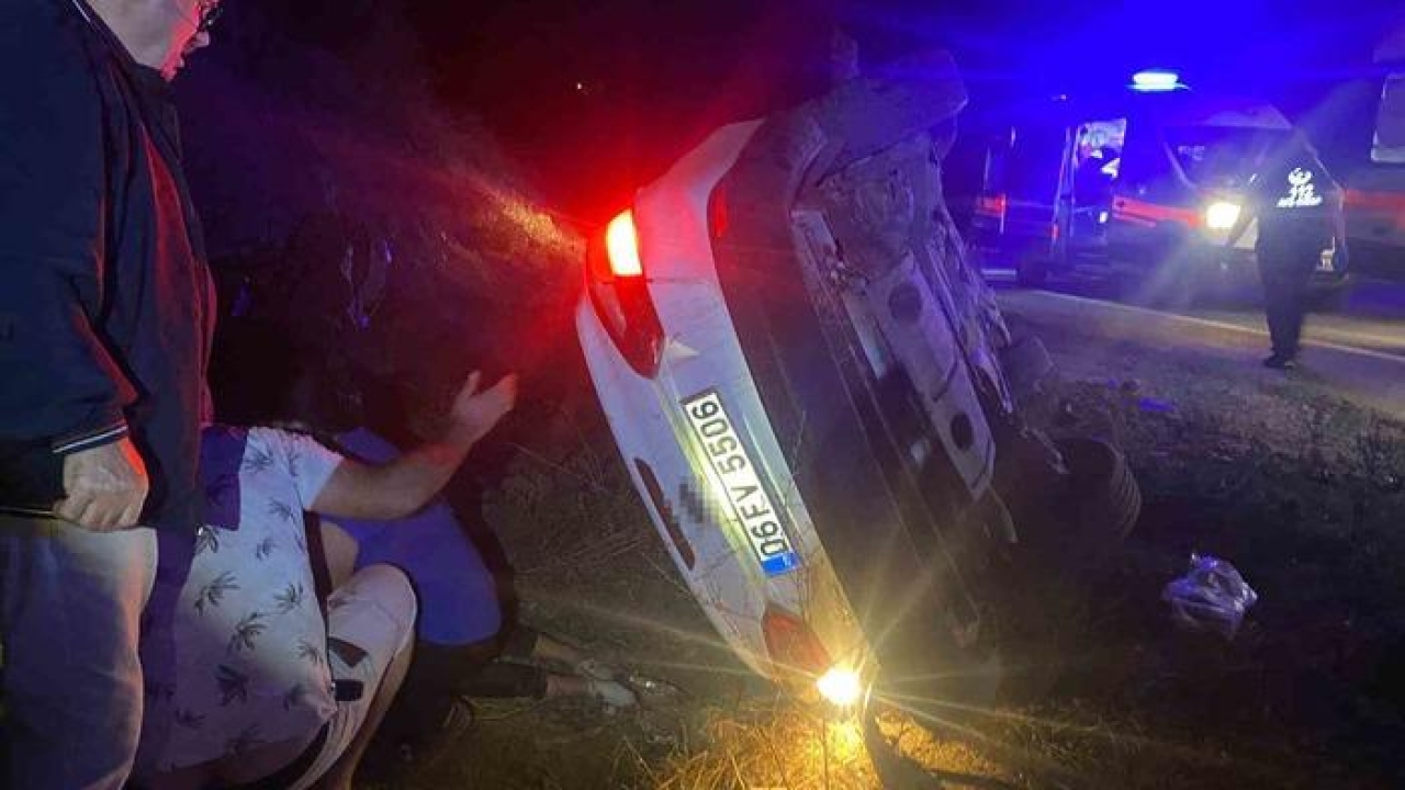 Çorum’da virajı alamayan otomobil devrildi: 5 yaralı