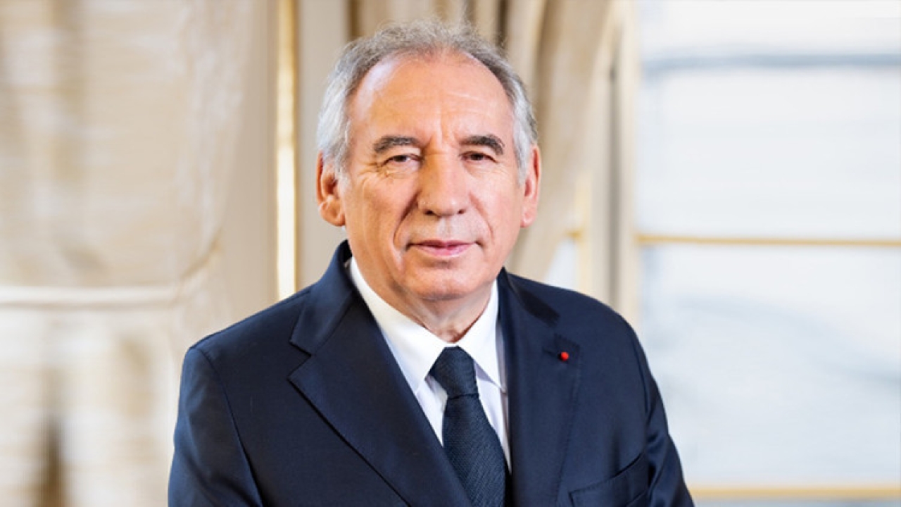 Fransa'da güven oylaması kararı: Hükümet düşebilir