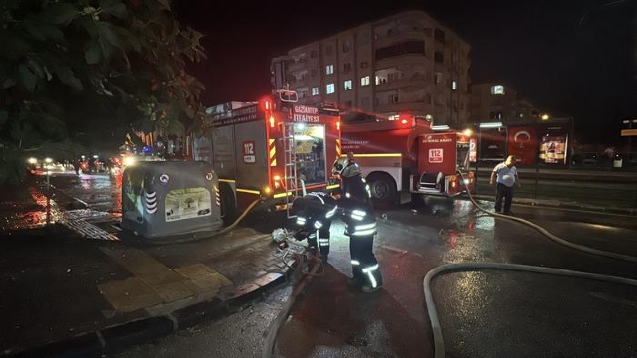 Gaziantep'te 7 katlı binanın teras katında çıkan yangın söndürüldü