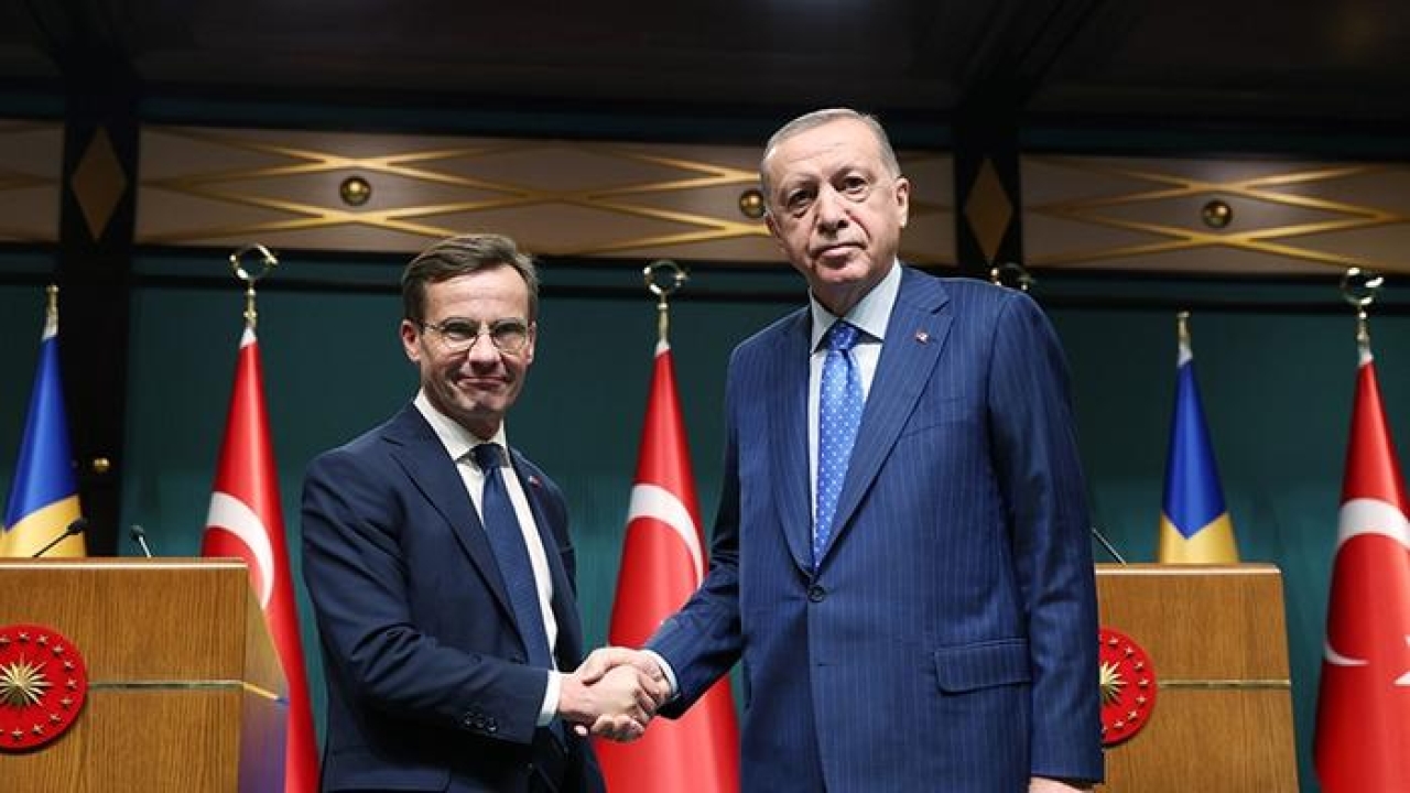 İsveç'te gizli belge skandalı: Türkiye ziyaretinin belgeleri havalimanı tuvaletinde unutuldu…